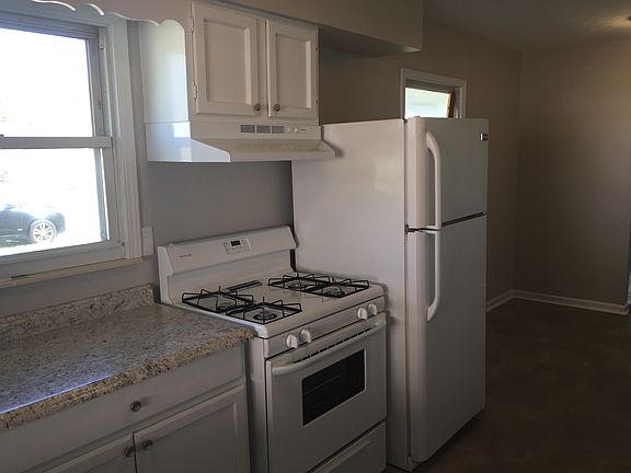 4th image of 2601 Ontario St