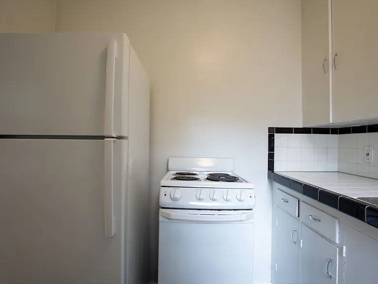 1952 NW Lovejoy St #3 — Photo 8