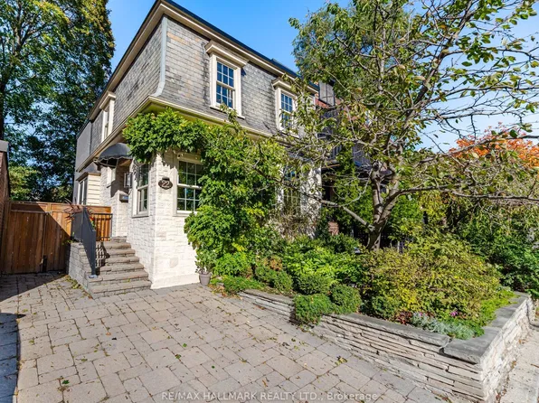22 Pretoria Ave, Toronto, ON M4K 1T3