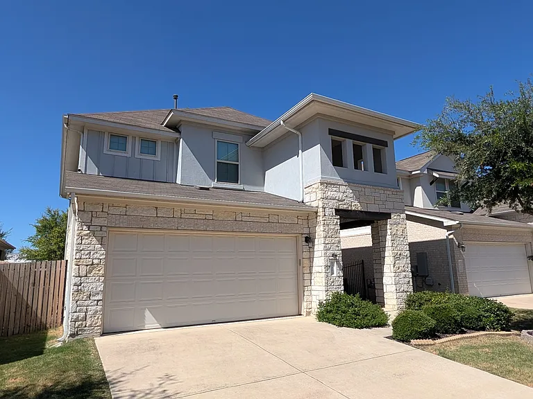 1214 Falconer Way — Photo 2