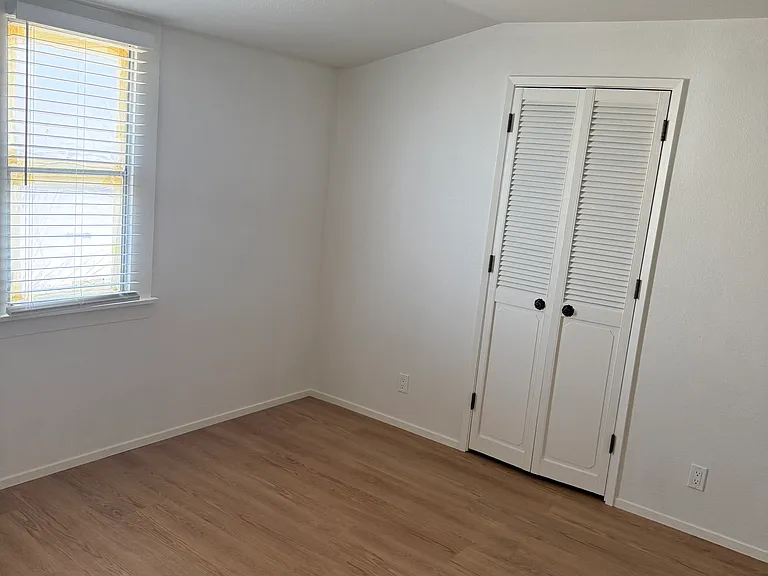 610 Elm Ave — Photo 5