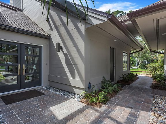 4th image of 173 Barberry Ln