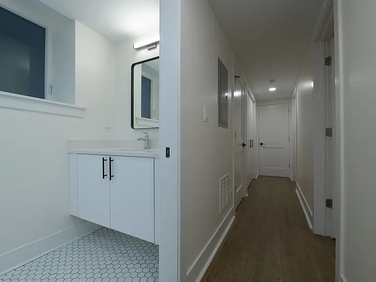 1129 N Damen Ave #BASEMENT — Photo 12