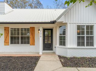 139 Twin Oak Dr, Crestview, FL 32536