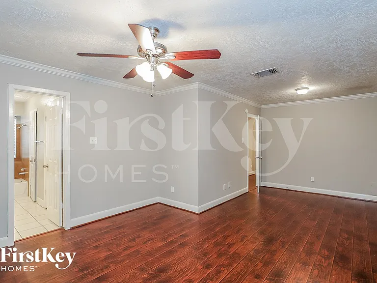 2922 Laurelridge Dr — Photo 9