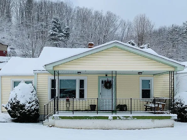 333 Circle Dr, Bluefield, VA 24605