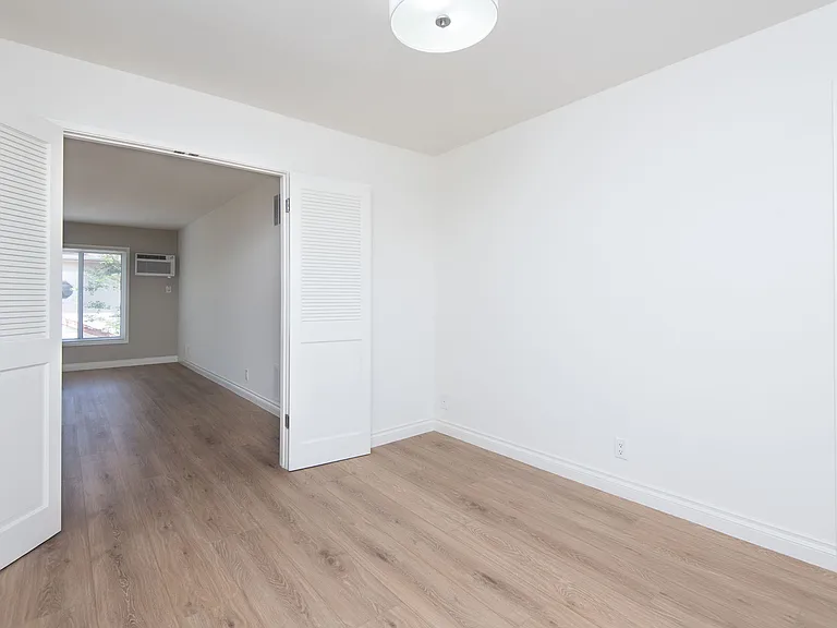10554 National Blvd #7 — Photo 9