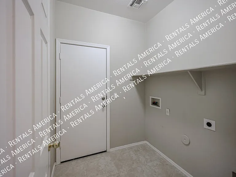 16926 W Nottingham Way — Photo 8