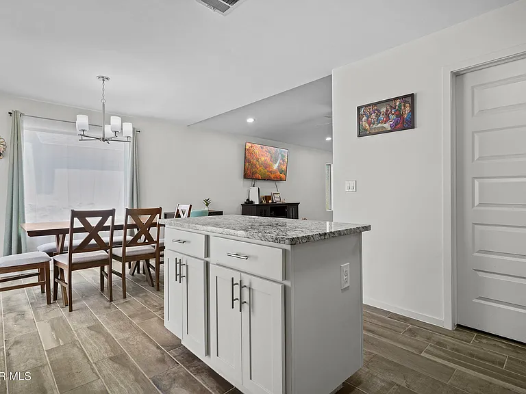 15220 Apex Ct — Photo 9