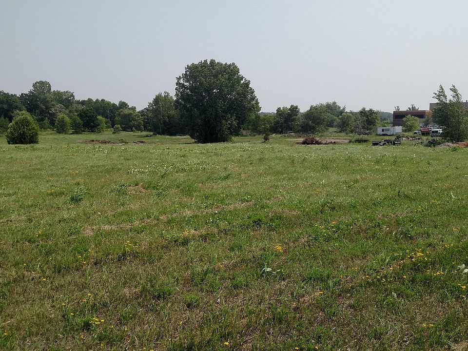 2nd image of Dakota St