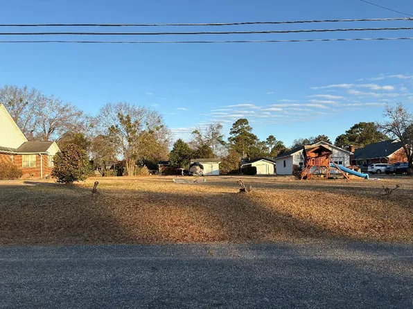 107 Burns Dr, Sumter, SC 29150