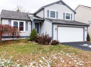 396 Princeton Dr, South Lyon, MI 48178