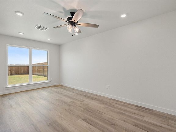 5th image of 5601 Smith St