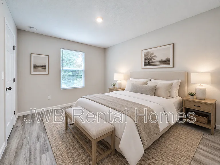 1213 Moat St — Photo 9