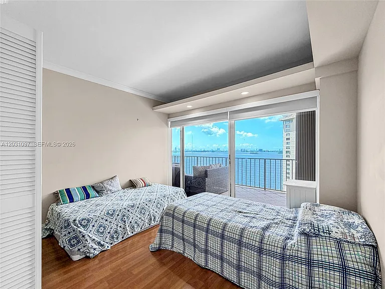 1800 NE 114th St #1607 — Photo 23
