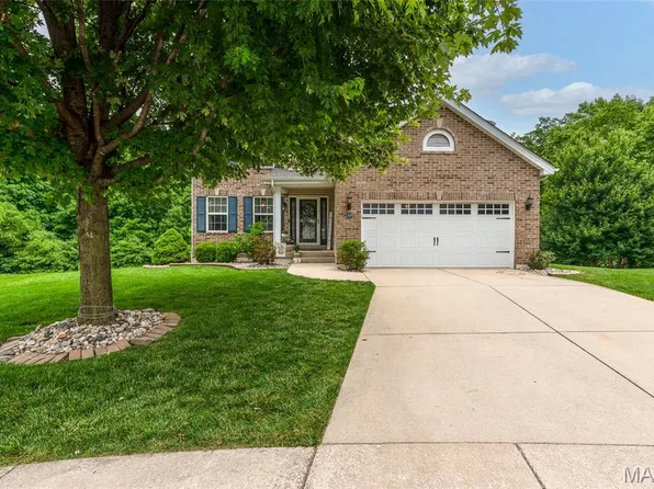 2309 Preswyck Ct, Maryville, IL 62062