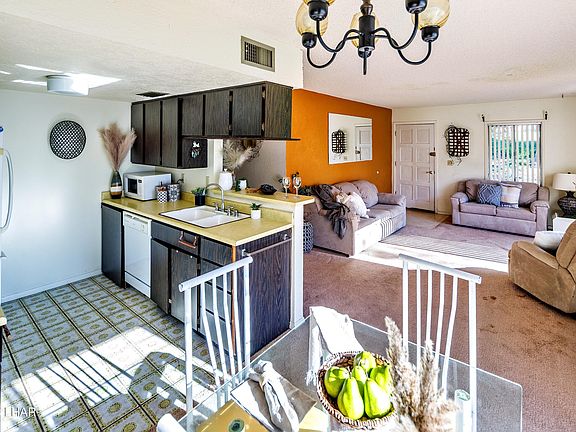 4th image of 1797 Los Lagos Dr Unit A