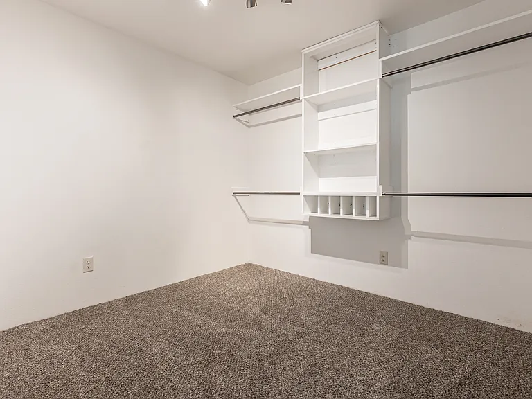1500 W 9th Ave — Photo 24