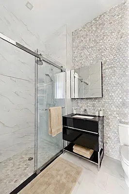 Bathroom, photo 1