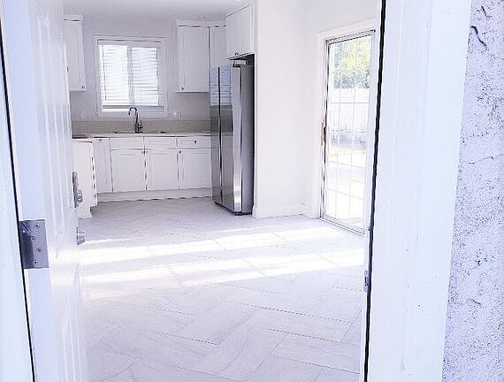 2nd image of 1408 S Magnolia Ave #1