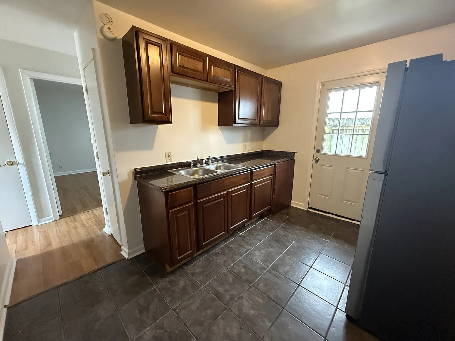 2 bed, 1.0 bath, 700 sqft, $1,250 — Photo 4