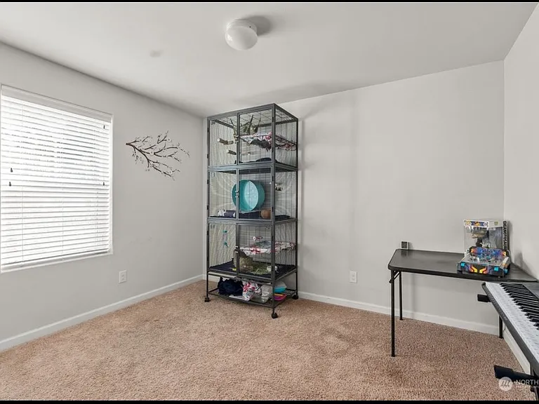 1901 Hudson St NW — Photo 17