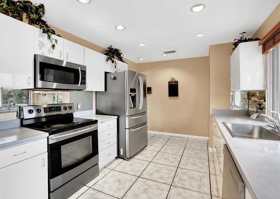 1st image of 1460 SW 24th Ter