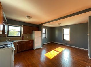 9215 De Sota Rd, Far Rockaway, NY 11693