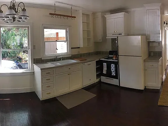 203 Packard Aly — Photo 6
