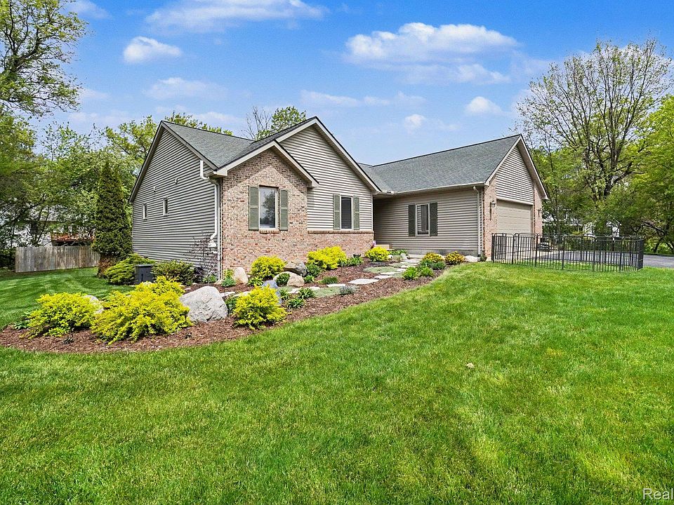 1st image of 9268 Erin Ct