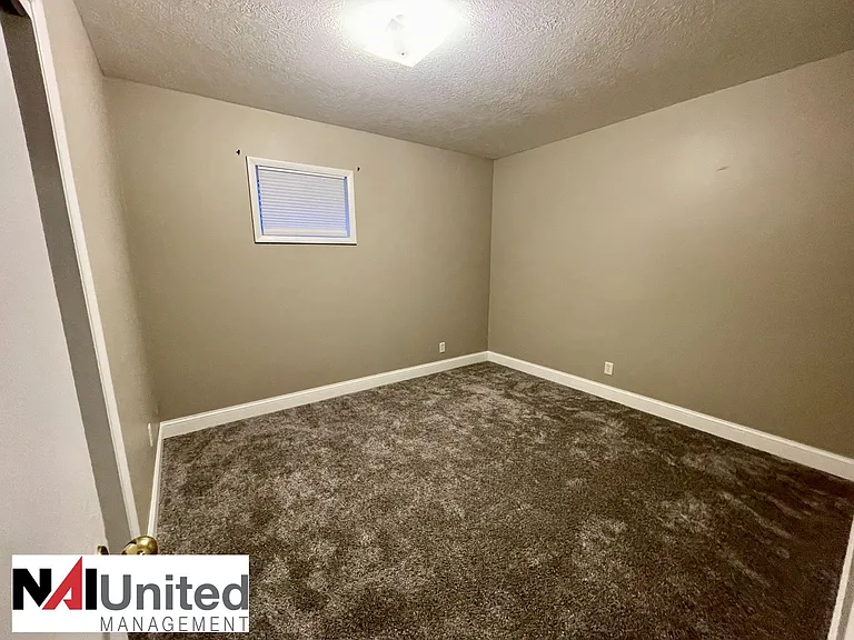 1601 S Alice St — Photo 5