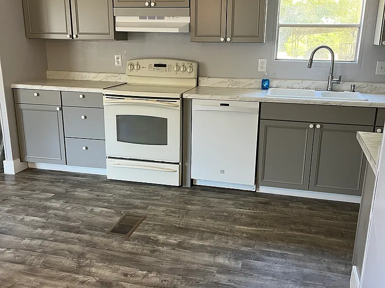 1303 Woodchuck Ave #4 — Photo 3