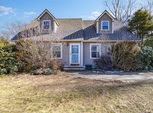 2A Stone St, Waterford, CT 06385