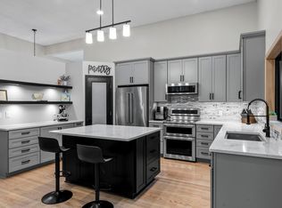 5940 McKinley Pl, Shorewood, MN 55331