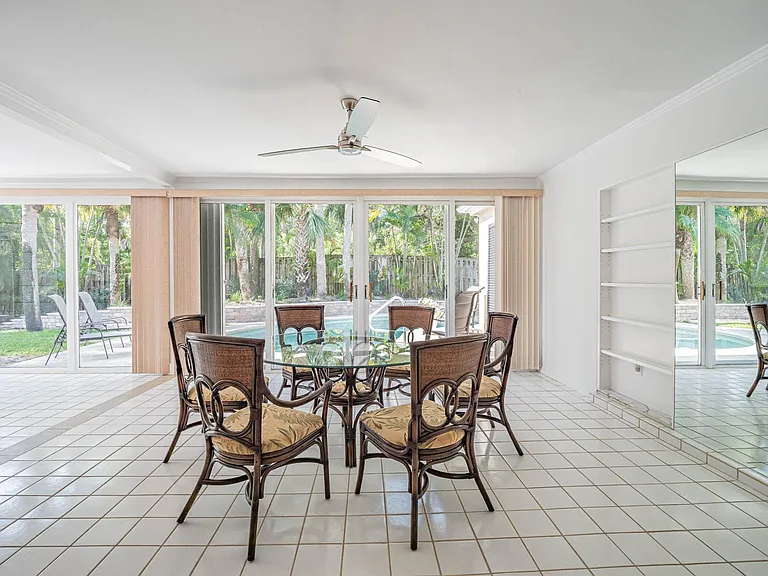 1425 Treasure Cove Ln — Photo 22