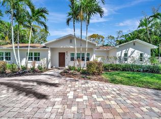 1231 Country Club Rd N, Saint Petersburg, FL 33710