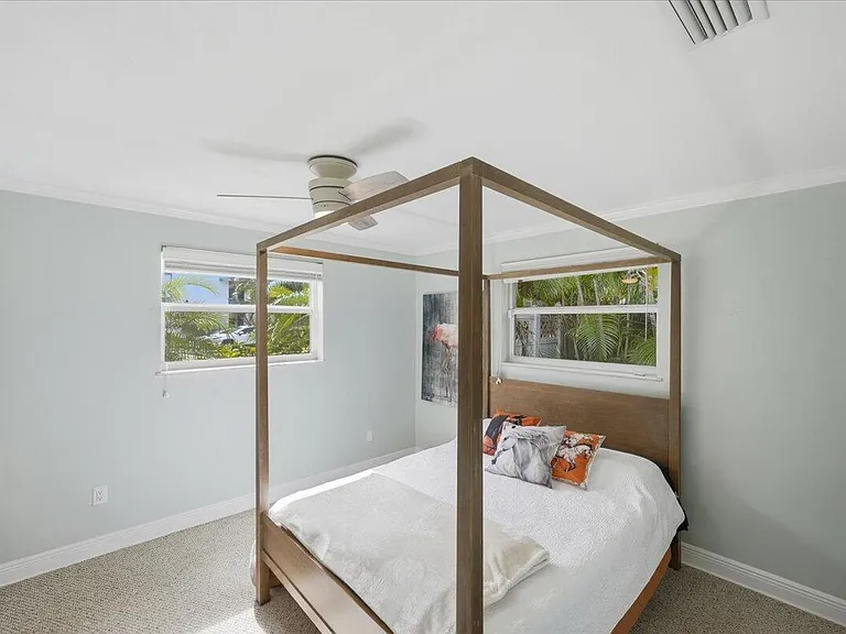 206 SE Wentworth Dr — Photo 15