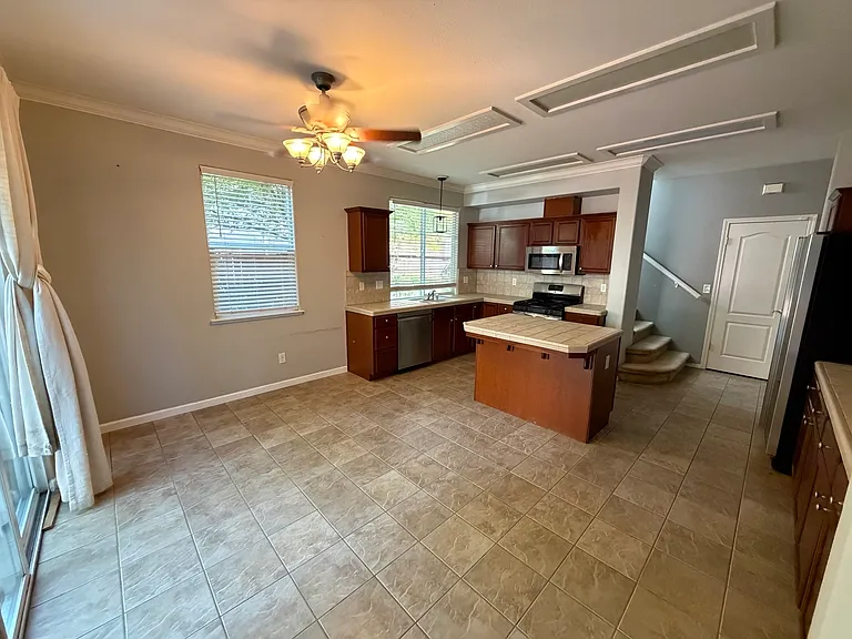 793 W Bordeaux Ln — Photo 5