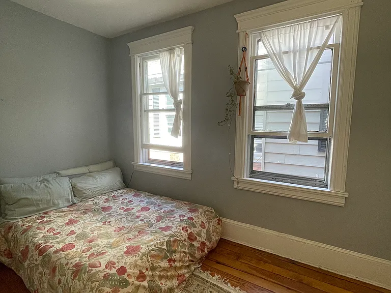 188 Tremper Ave #B — Photo 7