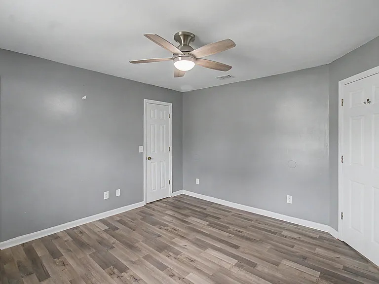 1651 Latham Ct — Photo 23