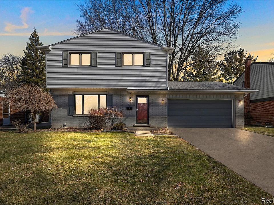 1st image of 23424 Larkshire St
