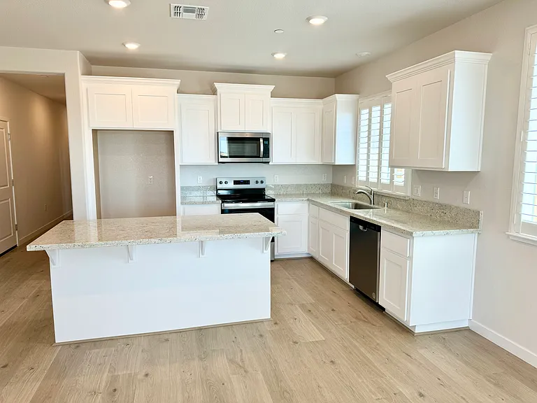 8128 Pasadena Dr — Photo 6