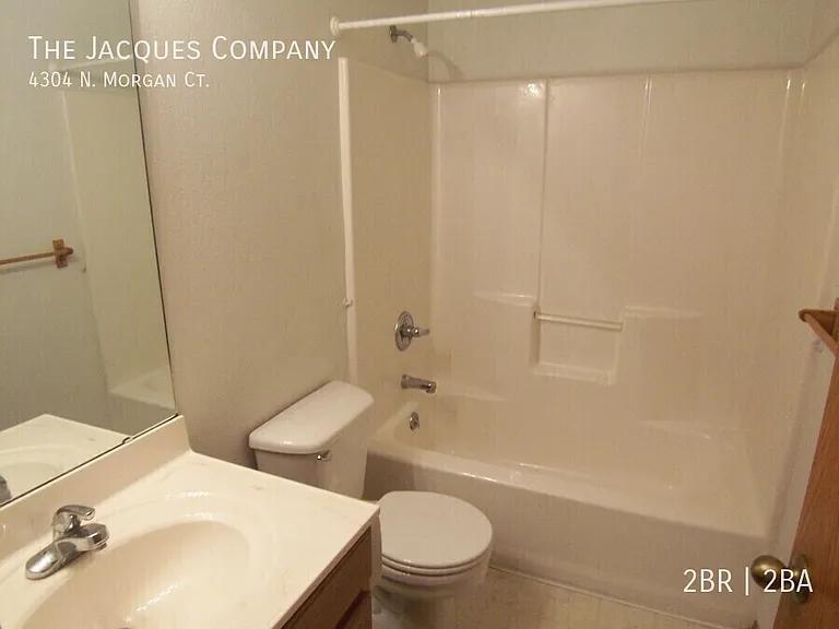 4304 N Morgan Ct — Photo 2