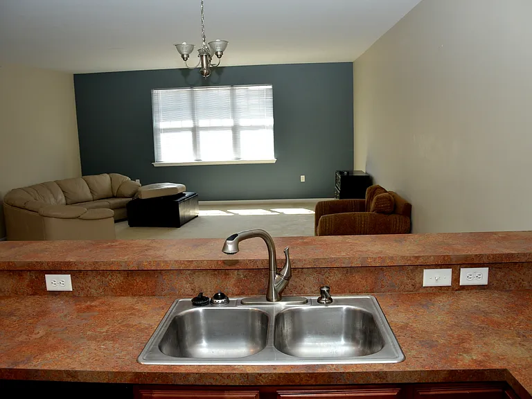 912 Southmoor Dr #304 — Photo 4