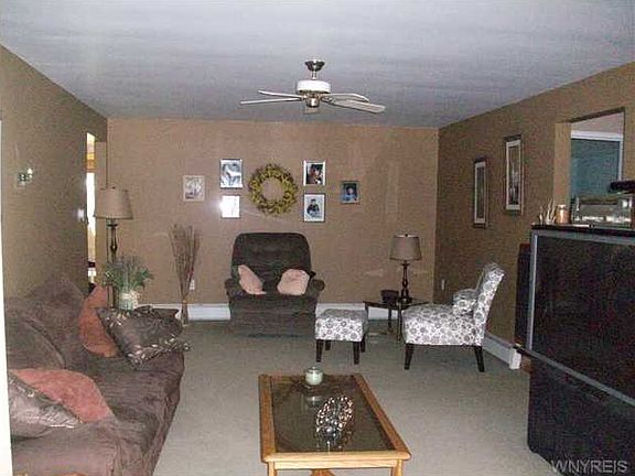 5th image of 294 Fonda Dr