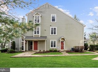 2001A Sutton Pl, Mount Laurel, NJ 08054