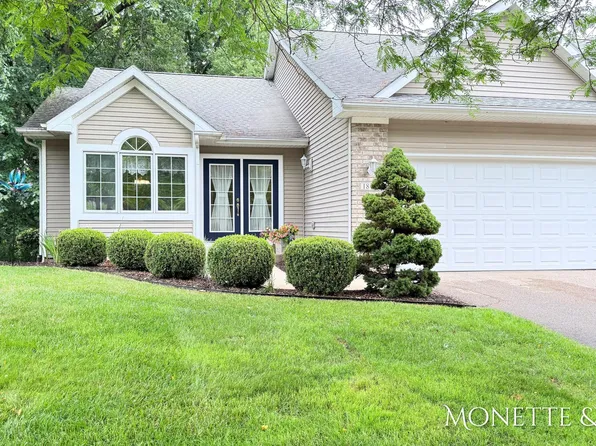 1807 Corville Ct NW, Grand Rapids, MI 49504