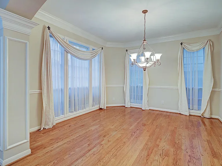 5365 Lampasas St — Photo 13