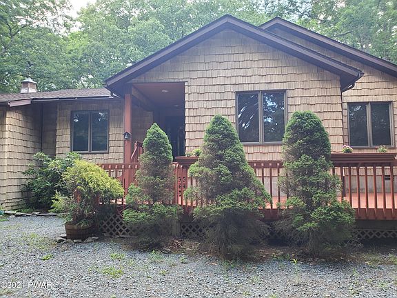 2nd image of 125 Portage Ln
