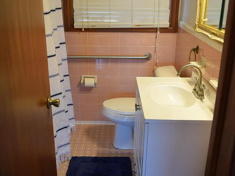 2459 Medford St — Photo 32